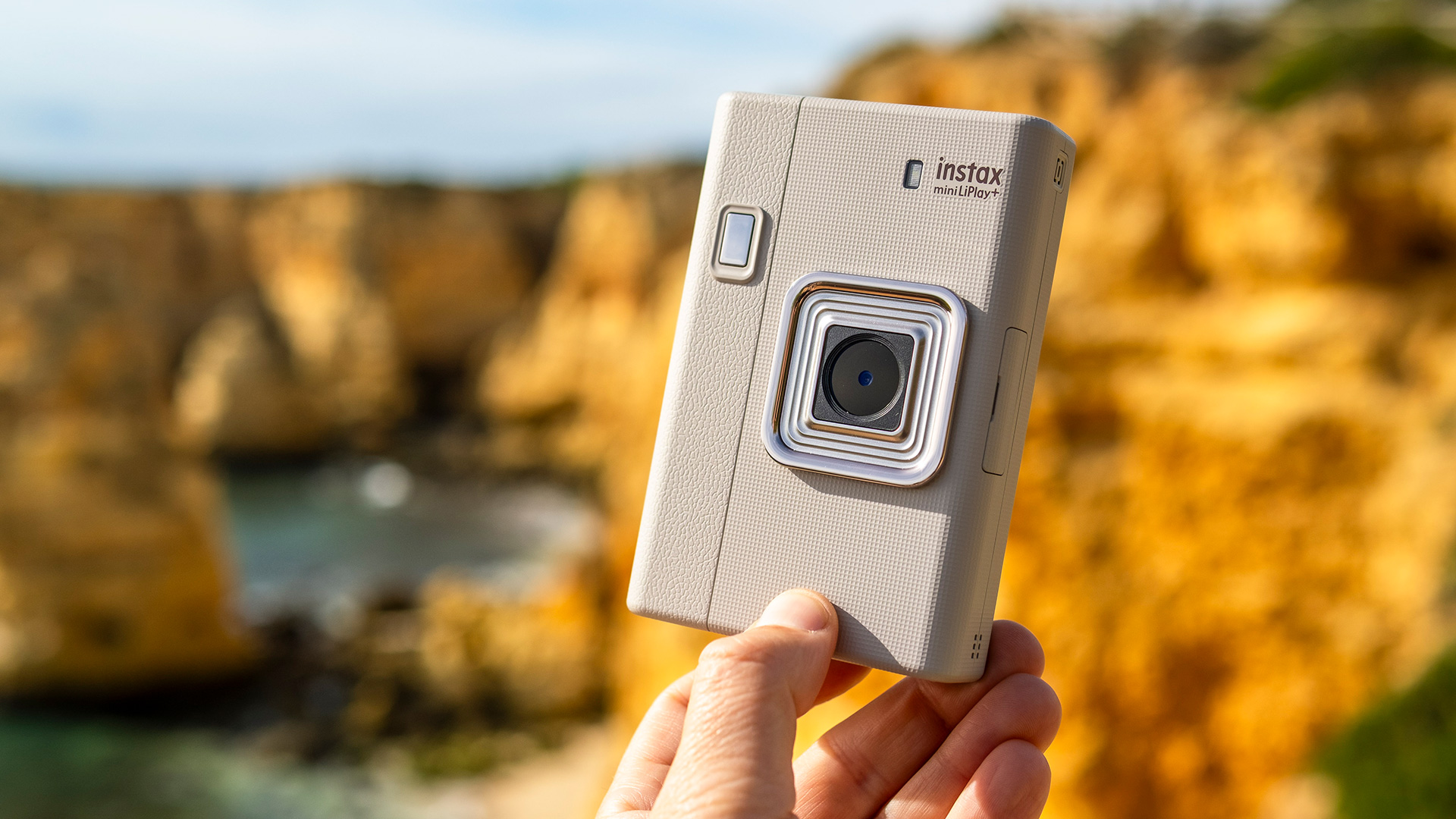 Aparat natychmiastowy, cyfrowy i drukarka w jednym. Oto Fujifilm Instax mini LiPlay+