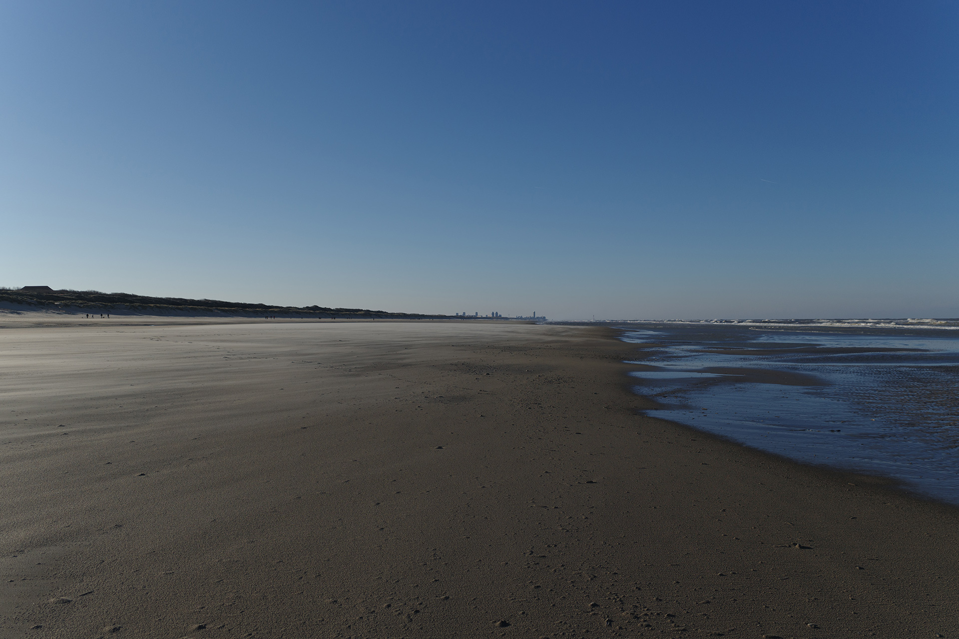 Korekcja winiety włączona w aparacie, f/2.8.