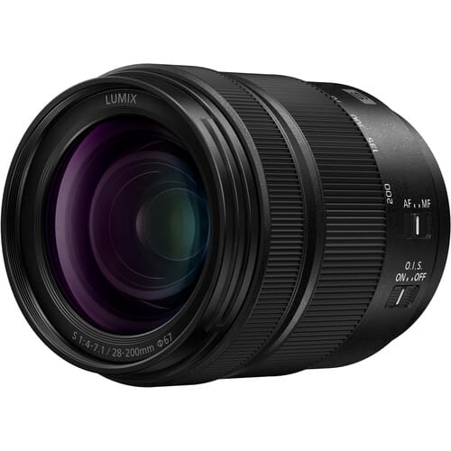 Panasonic Lumix S 28–200 mm f/4–7.1 Macro O.I.S.
