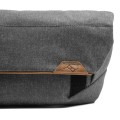 torba-peak-design-field-pouch-v2-z-paskiem-grafitowa_06.jpg