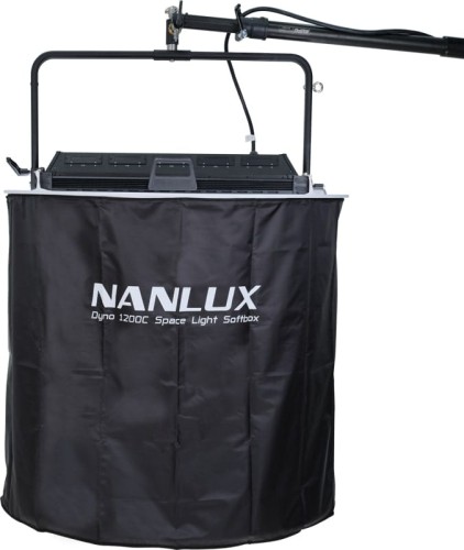 nanlux-dyno-650c-space-light-softbox_01.jpg