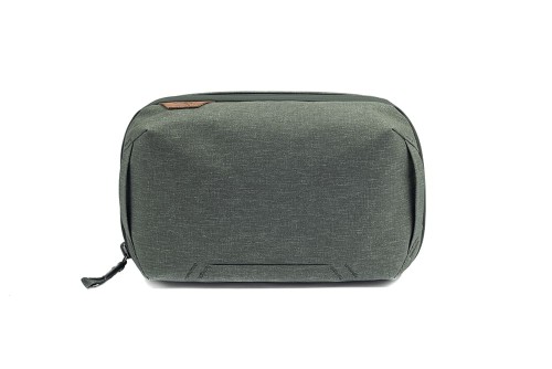etui-travel-line-peak-design-tech-pouch-sage-szarozielone_01.jpg