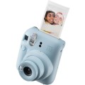 aparat-natychmiastowy-fujifilm-instax-mini-12-pastel-blue_02.jpeg