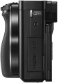 Aparat Sony A6000 body czarny (ILCE6000B) widok z boku