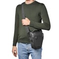 Camera-Holster-Manfrotto- Advanced-2_MB MA2-H-M_use01.jpg