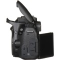 Lustrzanka Canon EOS 77D Body komfort.jpg