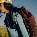 plecak-outdoor-peak-design-backpack-45l-ciemny-fiolet_19.jpeg