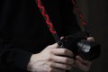 artisan-artist-acam-317-silk-camera-strap-w-traditional-japanese-pattern-blk-red_08.jpg