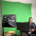 zestaw-stelaz-i-tlo-westcott-x-drop-pro-wrinkle-resistant-backdrop-kit-chroma‑key-green-screen-8x8_04.webp
