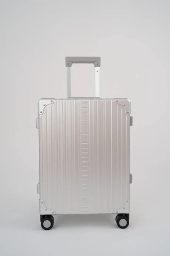 walizka-loulex-aleon-21-traveller-photocase_01.jpeg