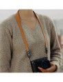 pasek-peak-design-form-leather-camera-strap-short-amber-bursztynowy_07.jpg