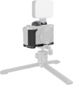 smallrig-5808-plytka-montazowa-w-ksztalcie-litery-l-z-uchwytem-do-aparatu-canon-powershot-v1-czarna_06.jpeg