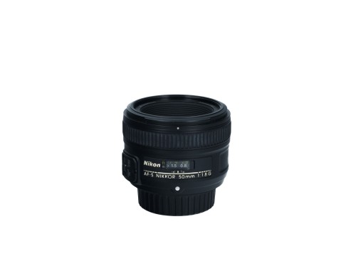 nikon_50m_f18_g_3196640 (9).jpg