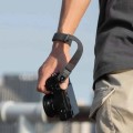 pasek-na-nadgarstek-do-aparatu-pgytech-camera-wrist-strap-air-deep-grey_02.jpeg