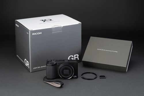 aparat-cyfrowy-ricoh-gr-iv-30th-anniversary-edition-kit_7.jpg