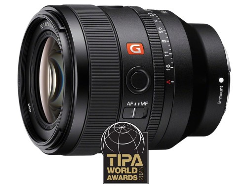 SEL50F14GM-AWARDS.jpg