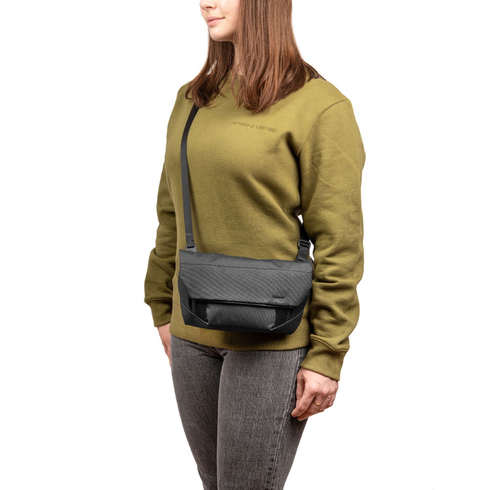 Torba Peak Design Field Pouch V2 z paskiem Czarna