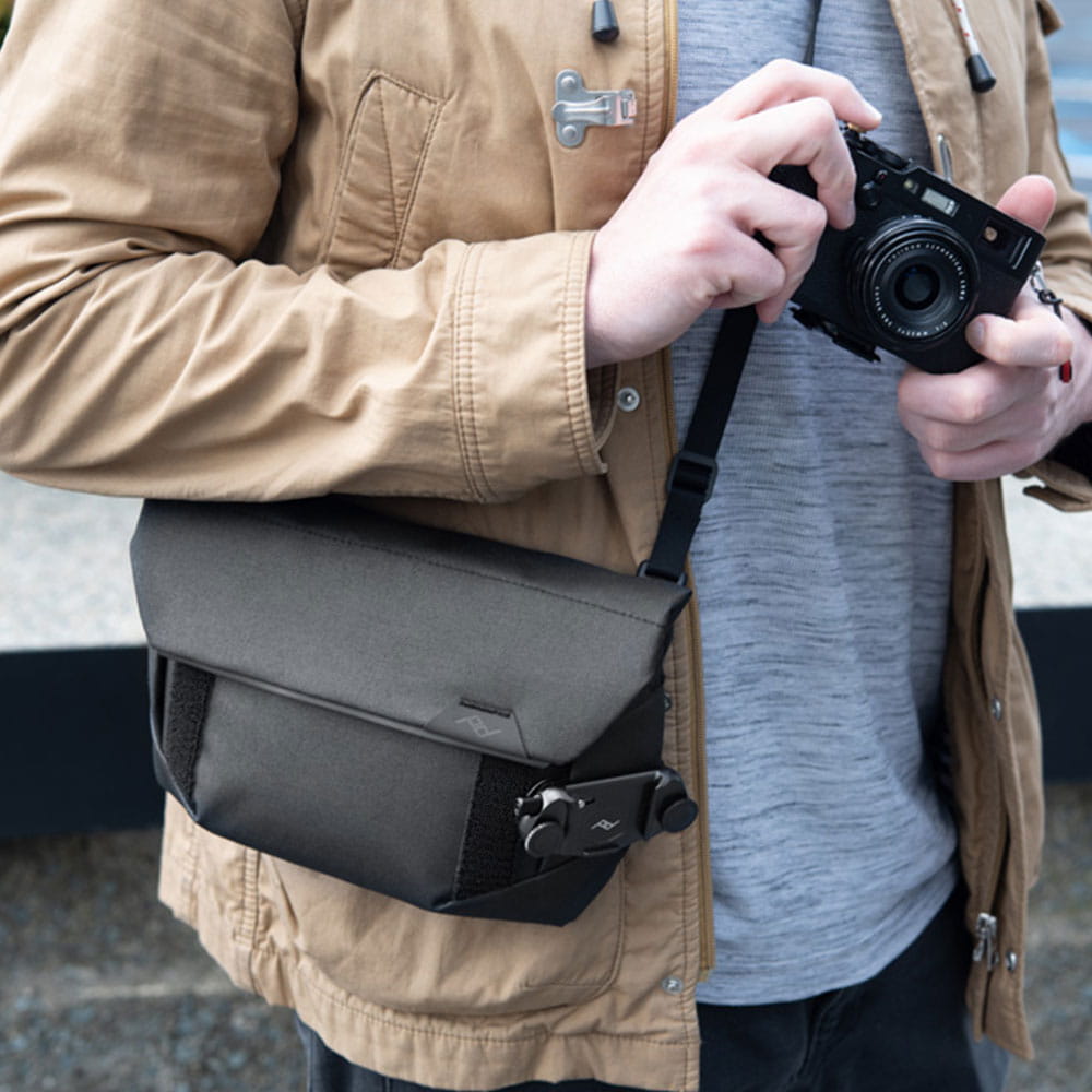 Torba Peak Design Field Pouch V2 z paskiem Czarna