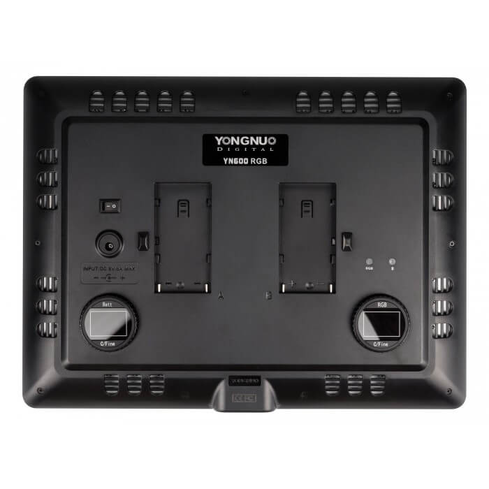 Lampa LED Yongnuo YN600 RGB - WB 5500 K