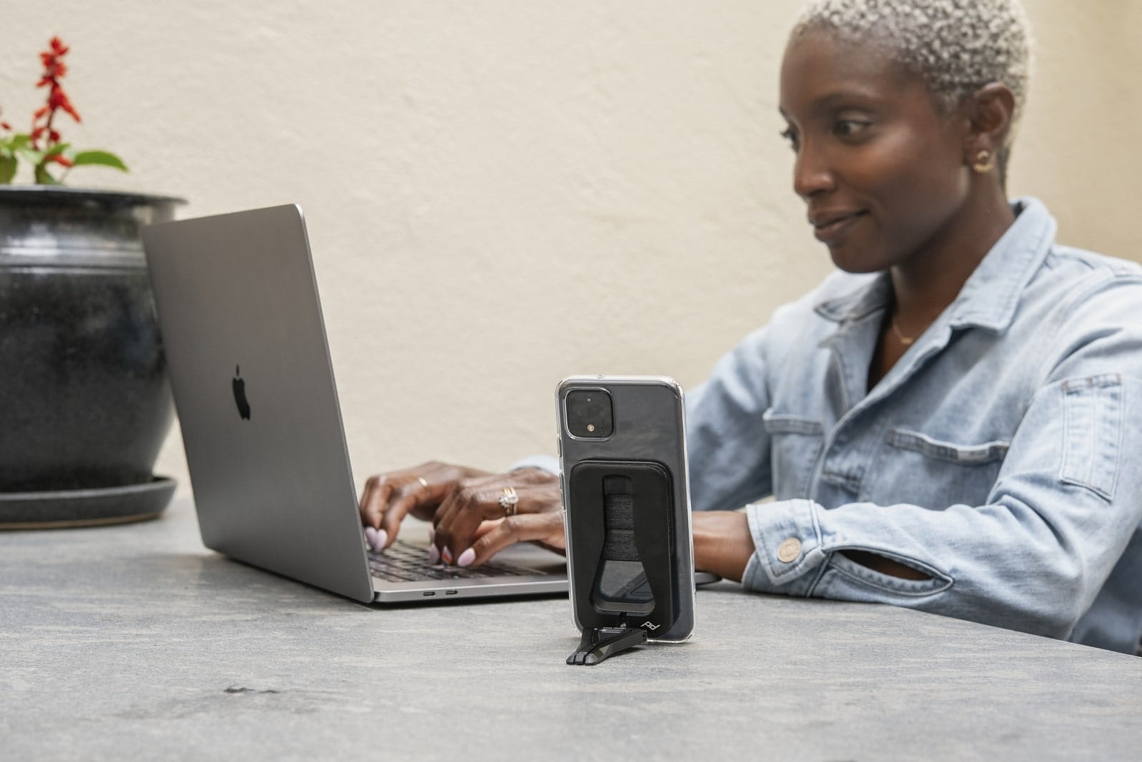 Peak Design Mobile Uniwersalny Adapter Do Telefonu - Charcoal