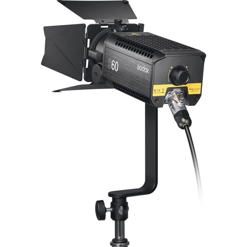 Lampa LED z soczewką ogniskującą i wrotami Godox S60