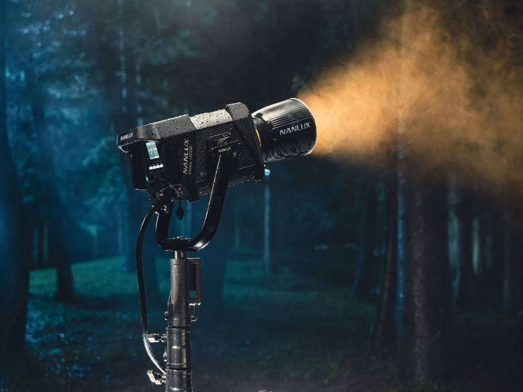 Lampa Nanlux Evoke 1200B z soczewką Fresnela FL-35YK i walizką