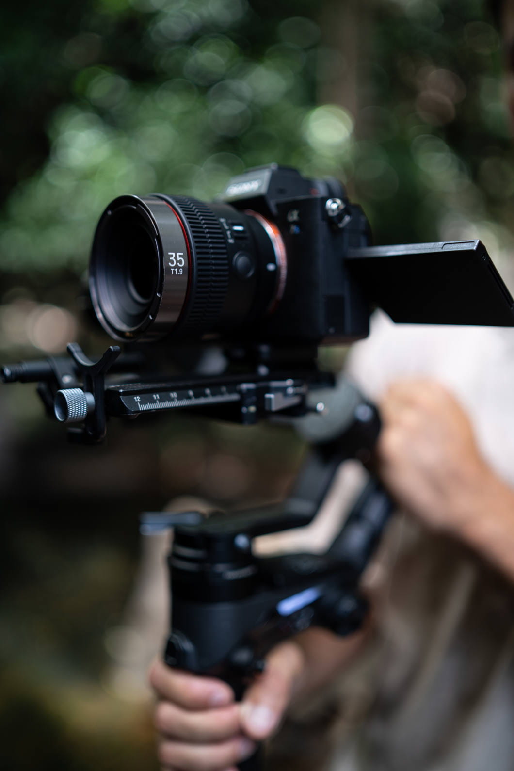 zestaw obiektywów samyang v-af z adapterem mf i twardym etui