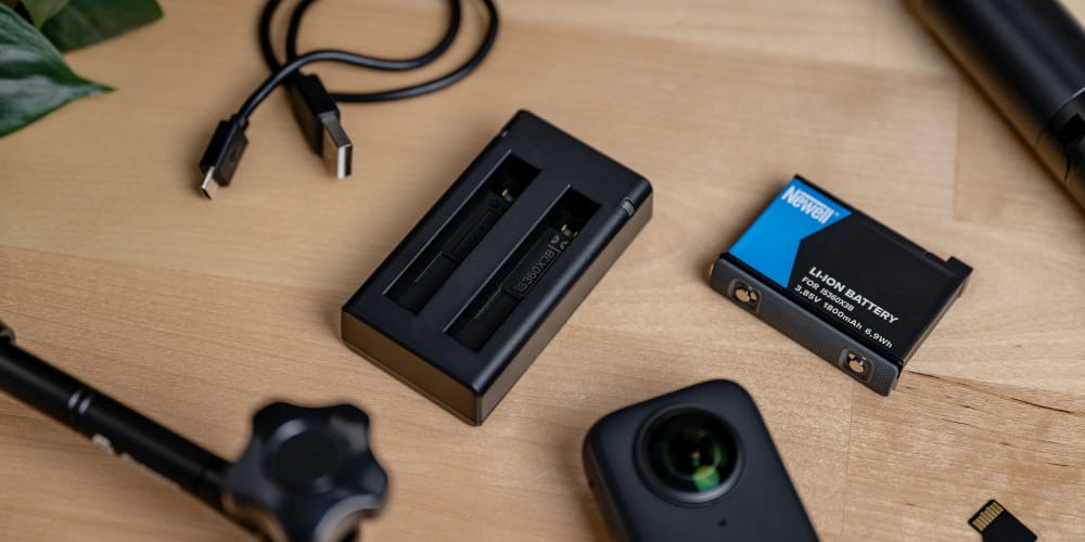 ładowarka dwukanałowa newell sdc-usb do akumulatorów one x3