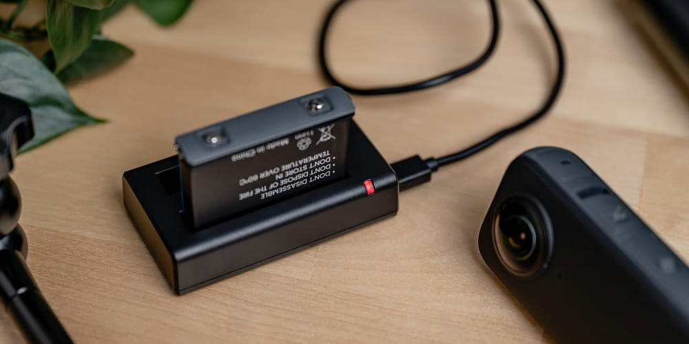 ładowarka dwukanałowa newell sdc-usb do akumulatorów