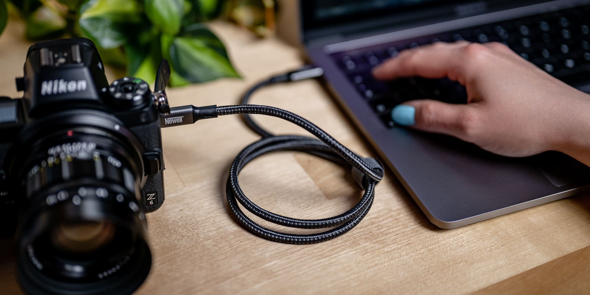 Kabel Newell USB C - USB-C 4.0 - 1 m