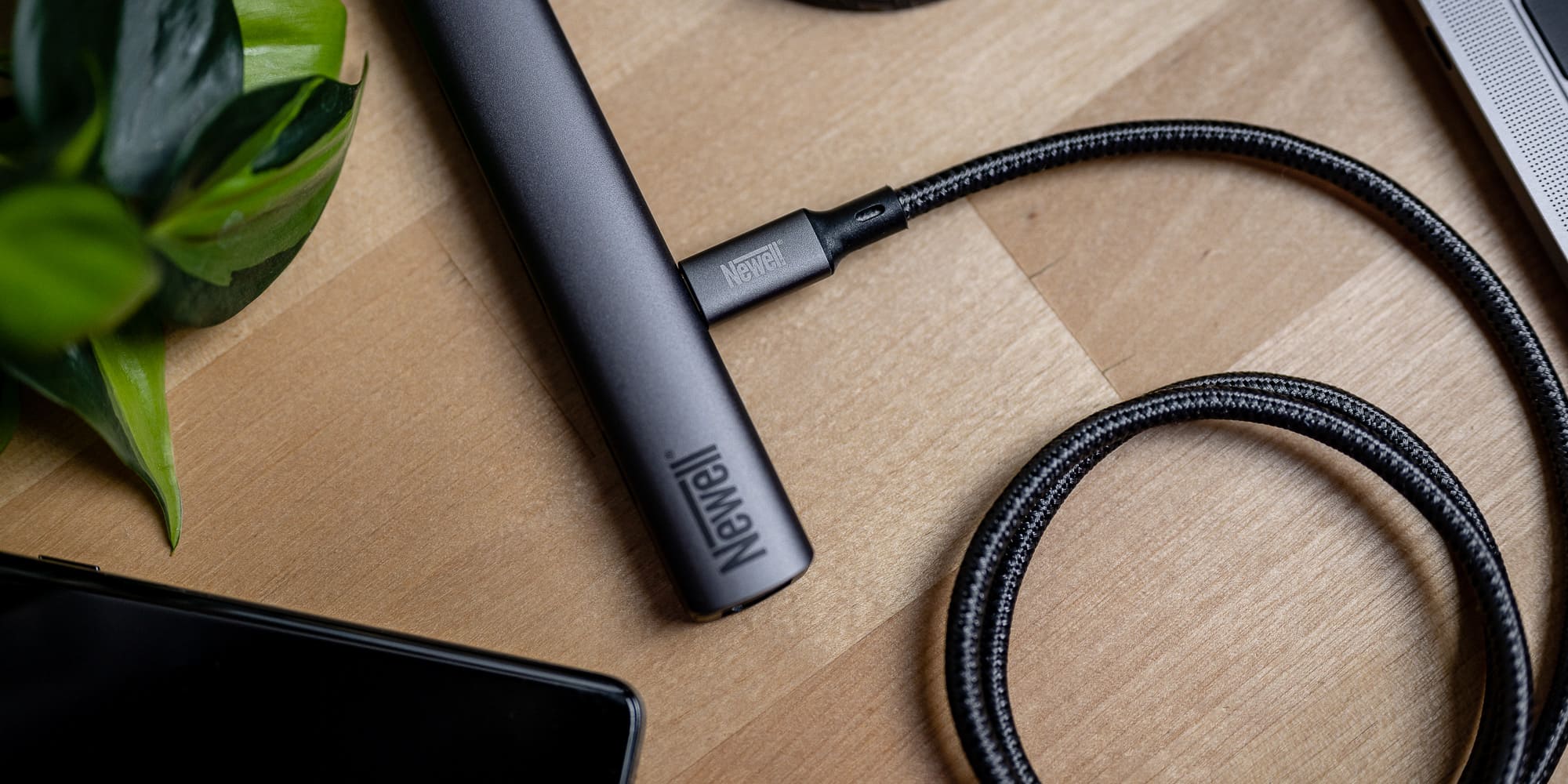 Kabel Newell USB-C - USB-C 4.0 - 1 m