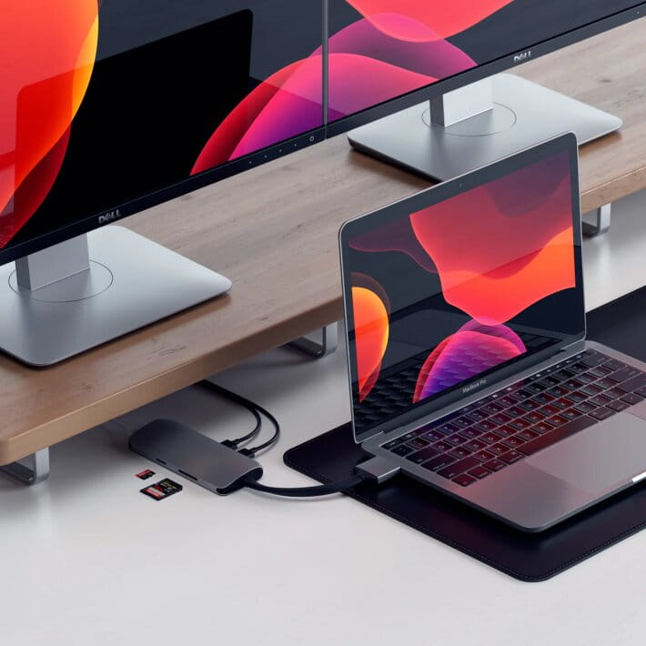 satechi dual multimedia adapter - aluminiowy adapter do macbooka z podwójnym usb-c