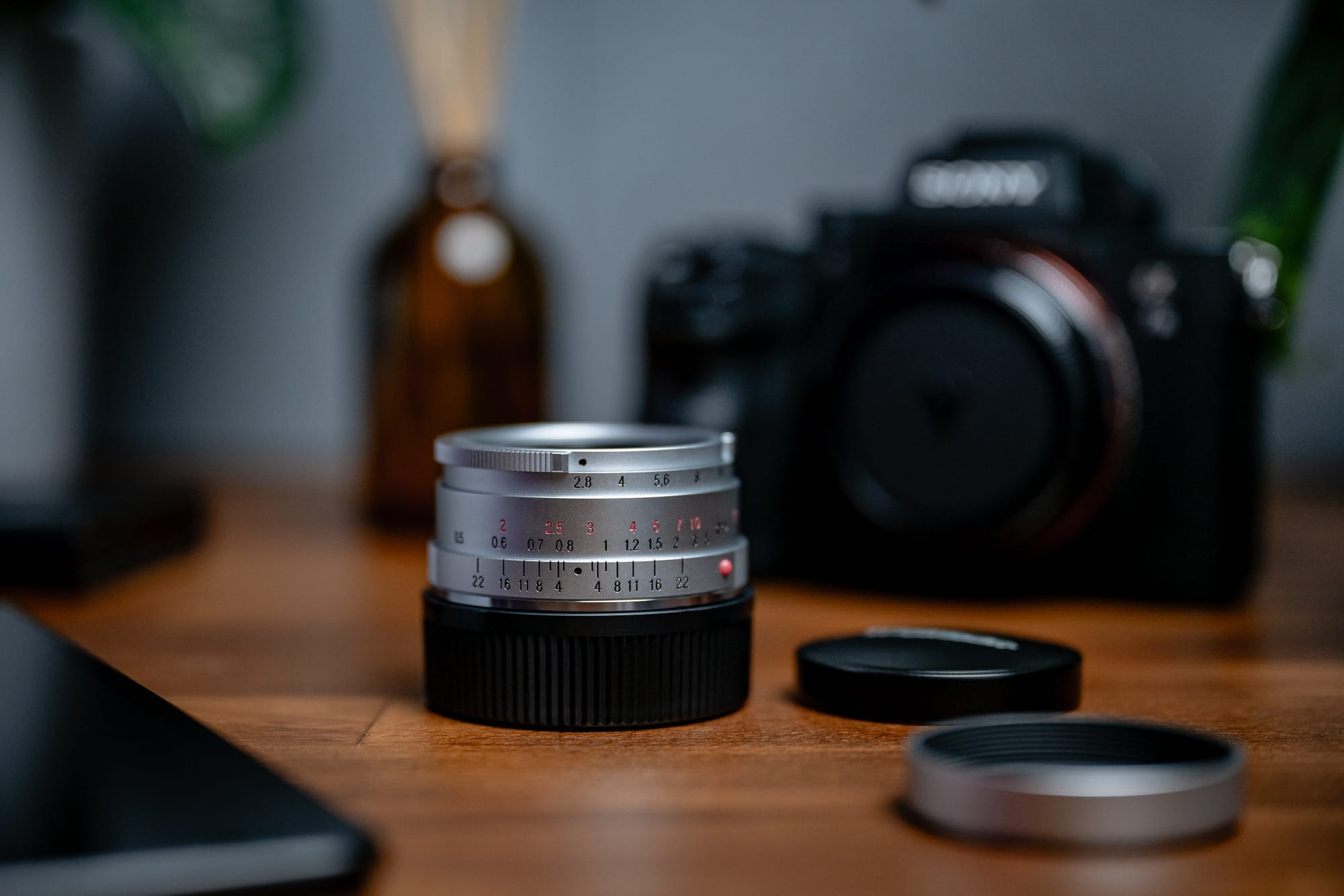 28mm f/2.8