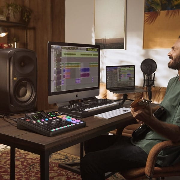 rodecaster pro ii white