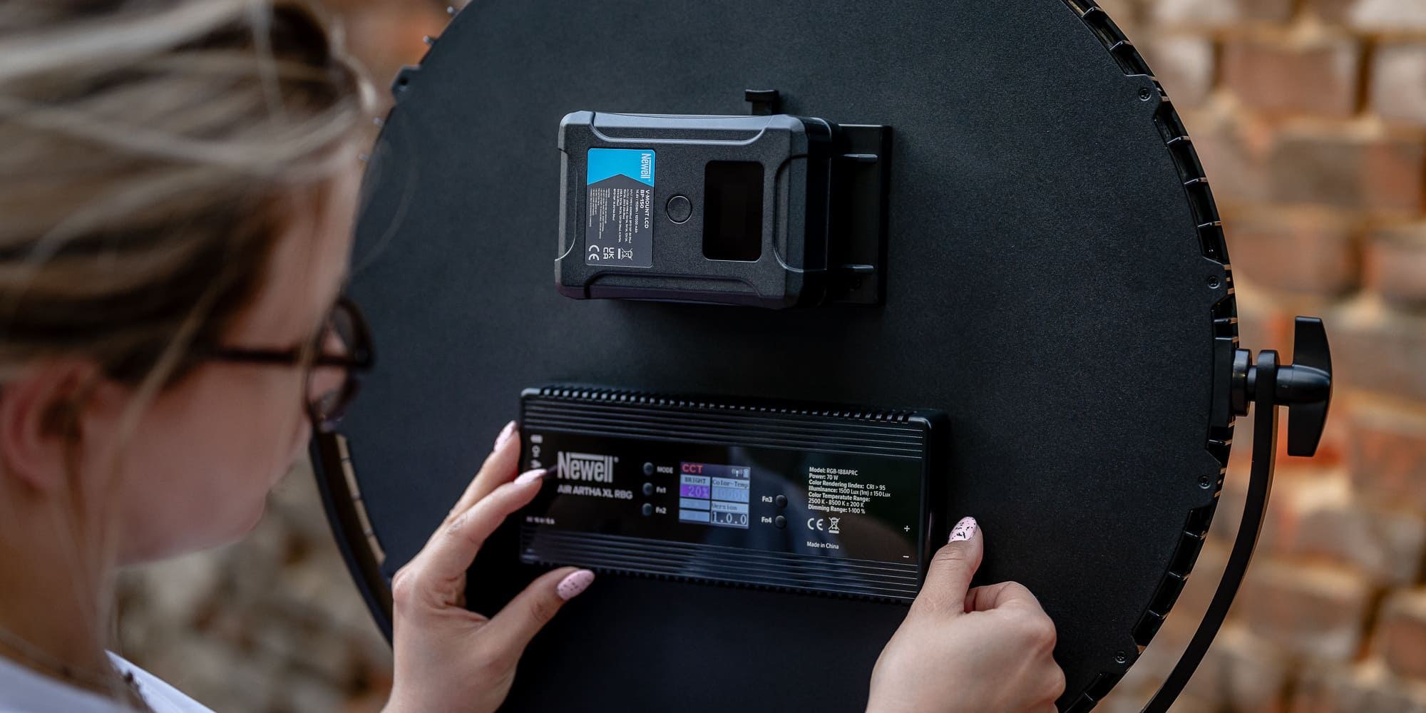 akumulator newell bp-150 lcd v-mount