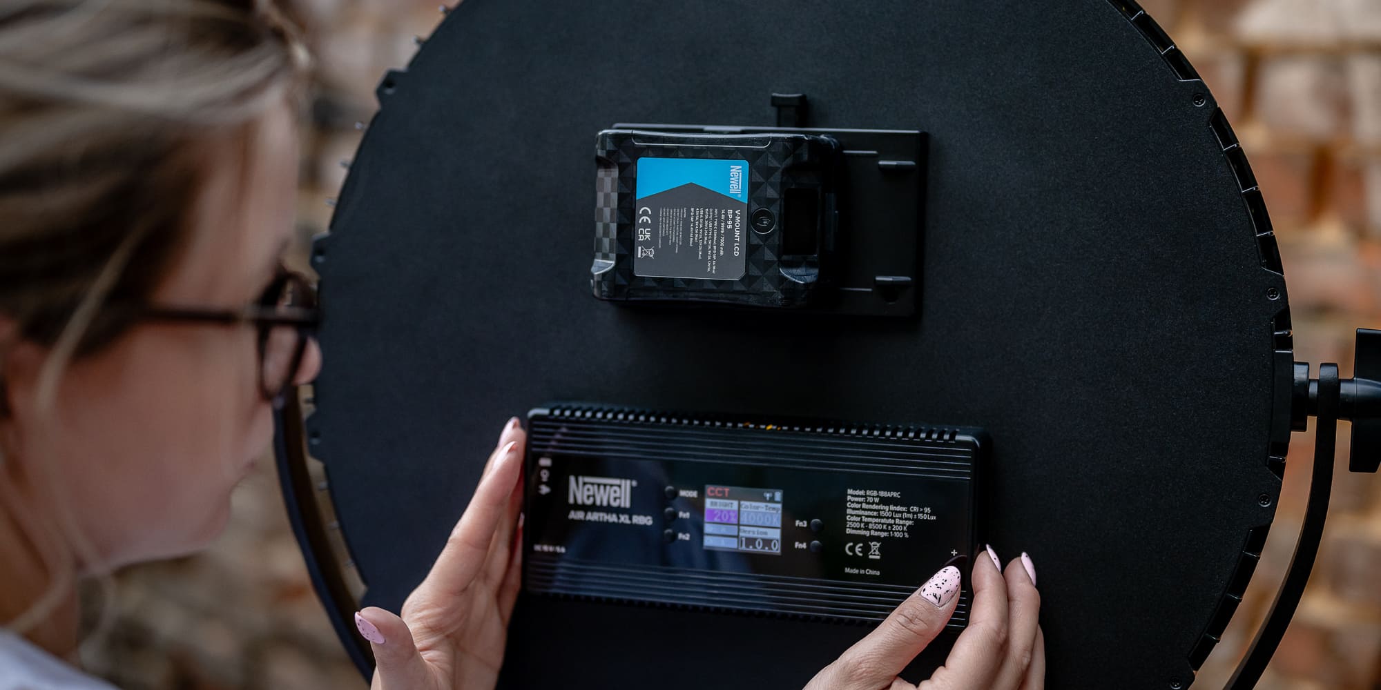 newell bp-95 lcd v-mount