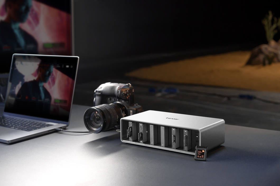 professional workflow with thunderbolt4 uplink, 6 module bay