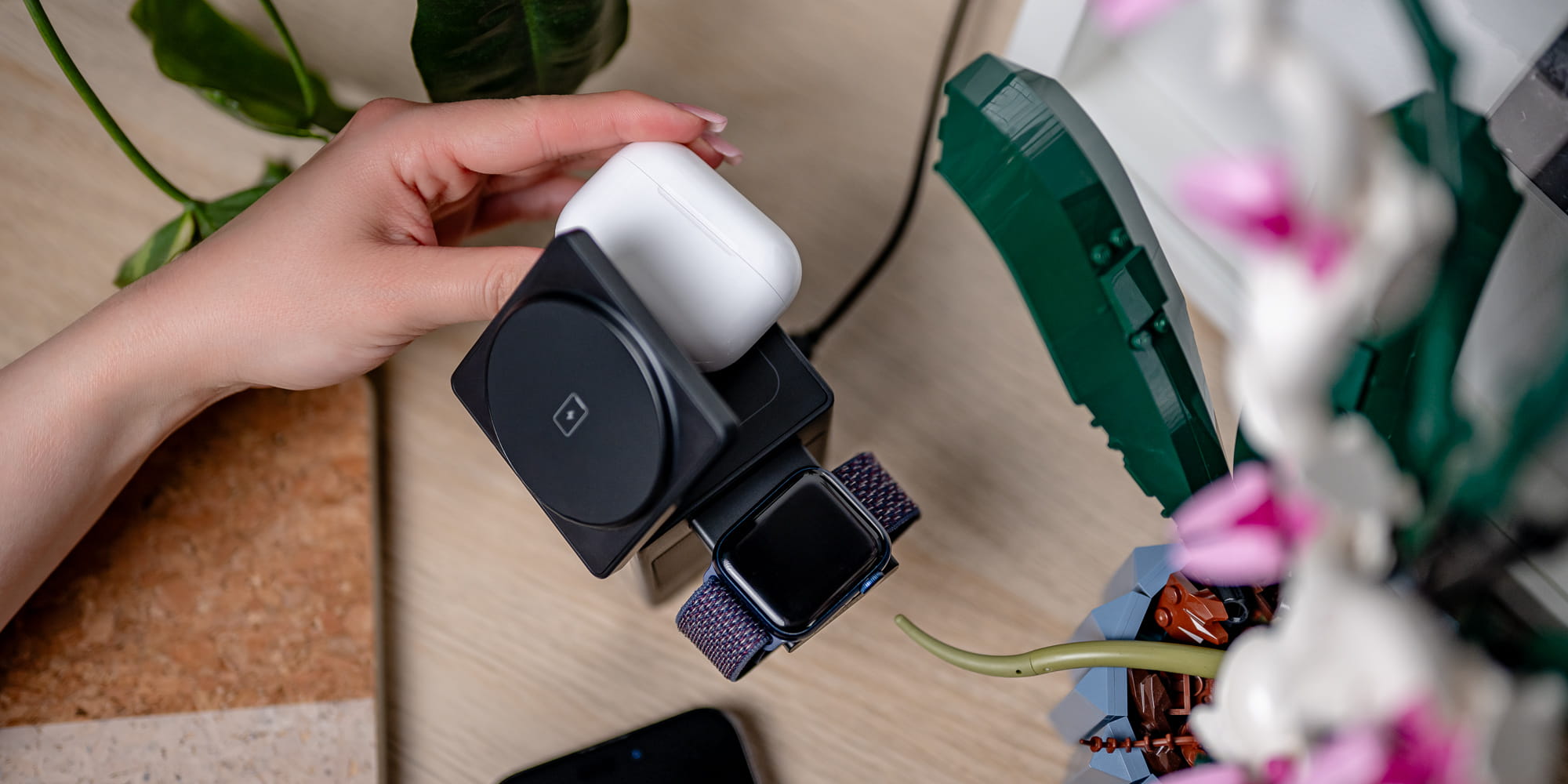 ładowarka magsafe z głośnikiem i wyświetlaczem newell induone magplay do 3 urządzeń mobilnych