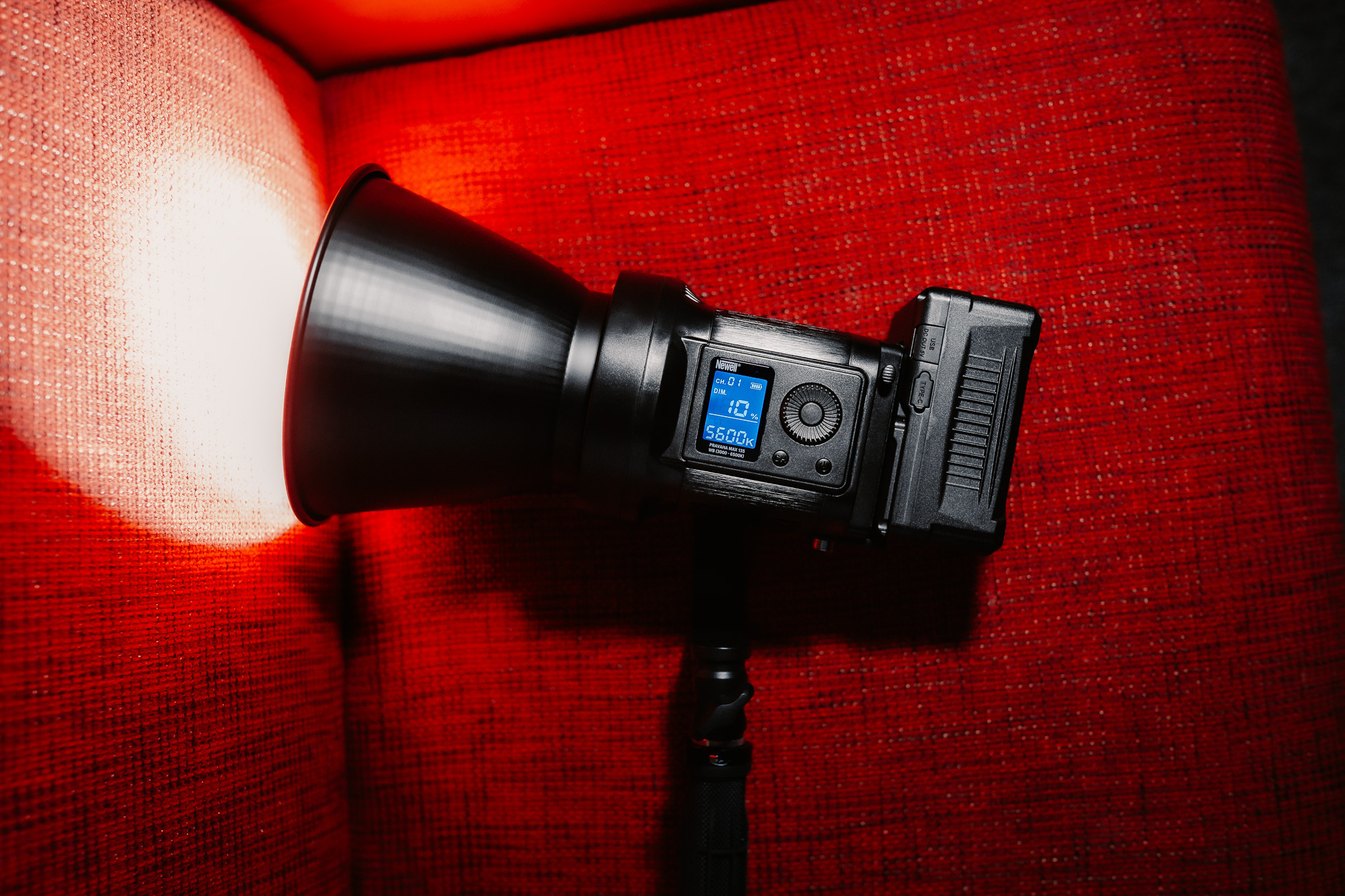 lampa newell pravaha max 135 wb