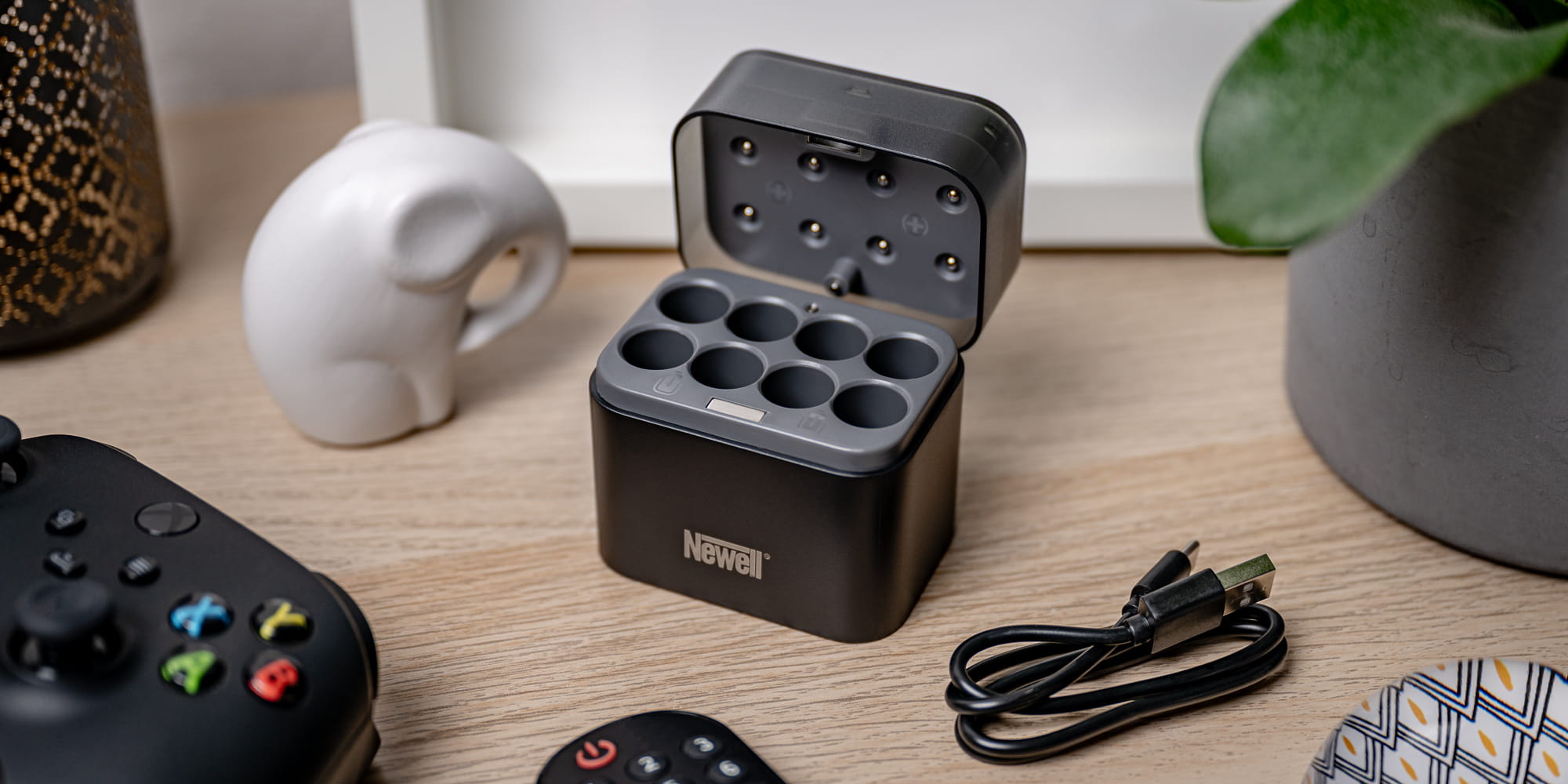 ładowarka 8-kanałowa do akumulatorów aa