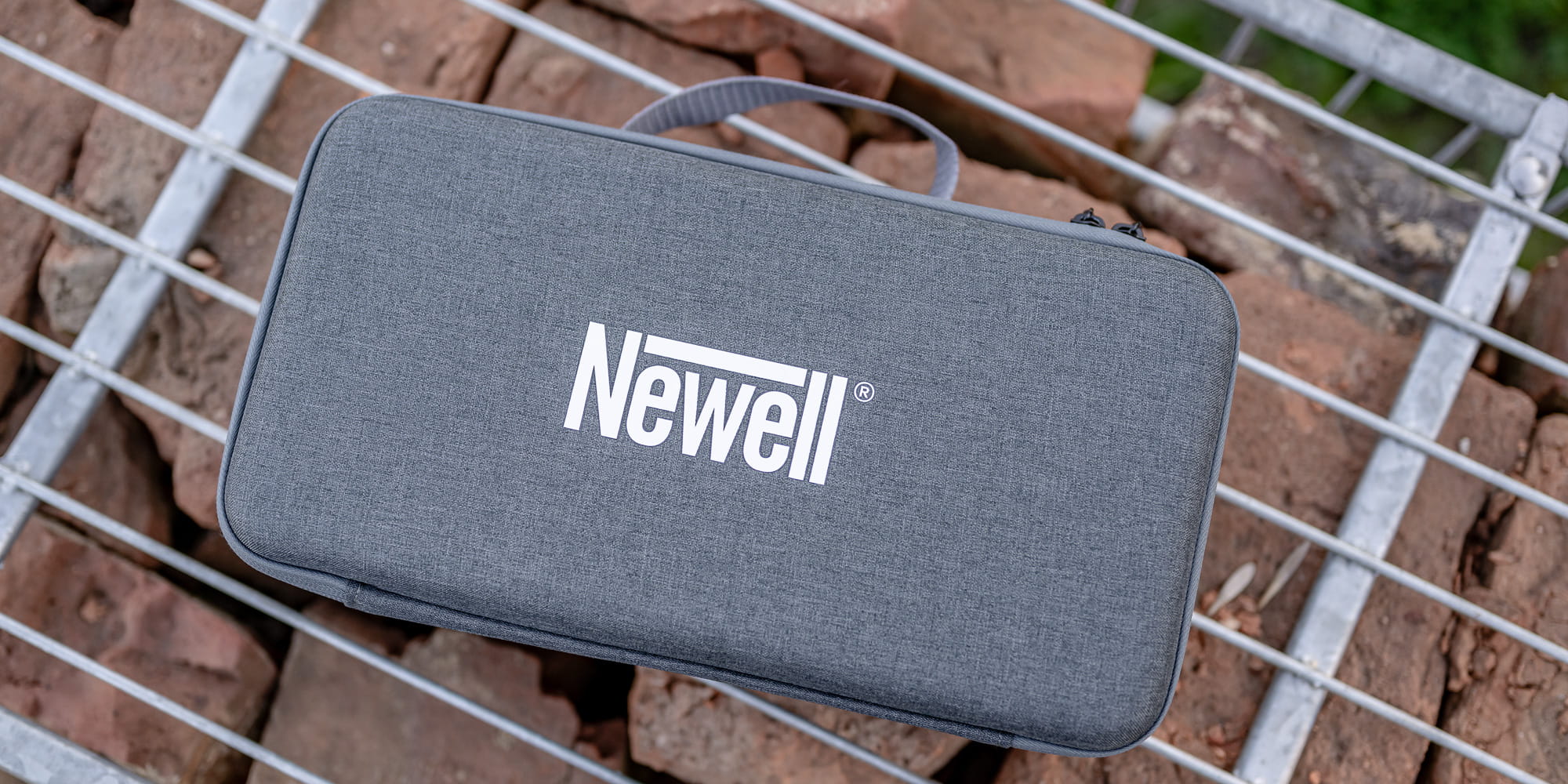 lampa newell zora