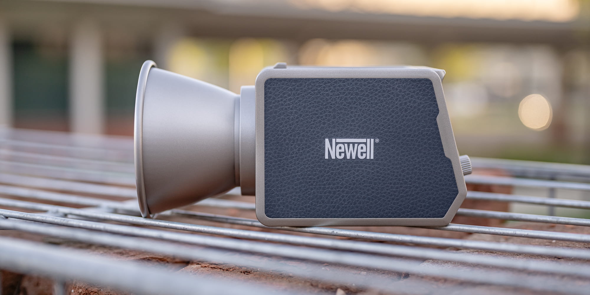 lampa newell zora
