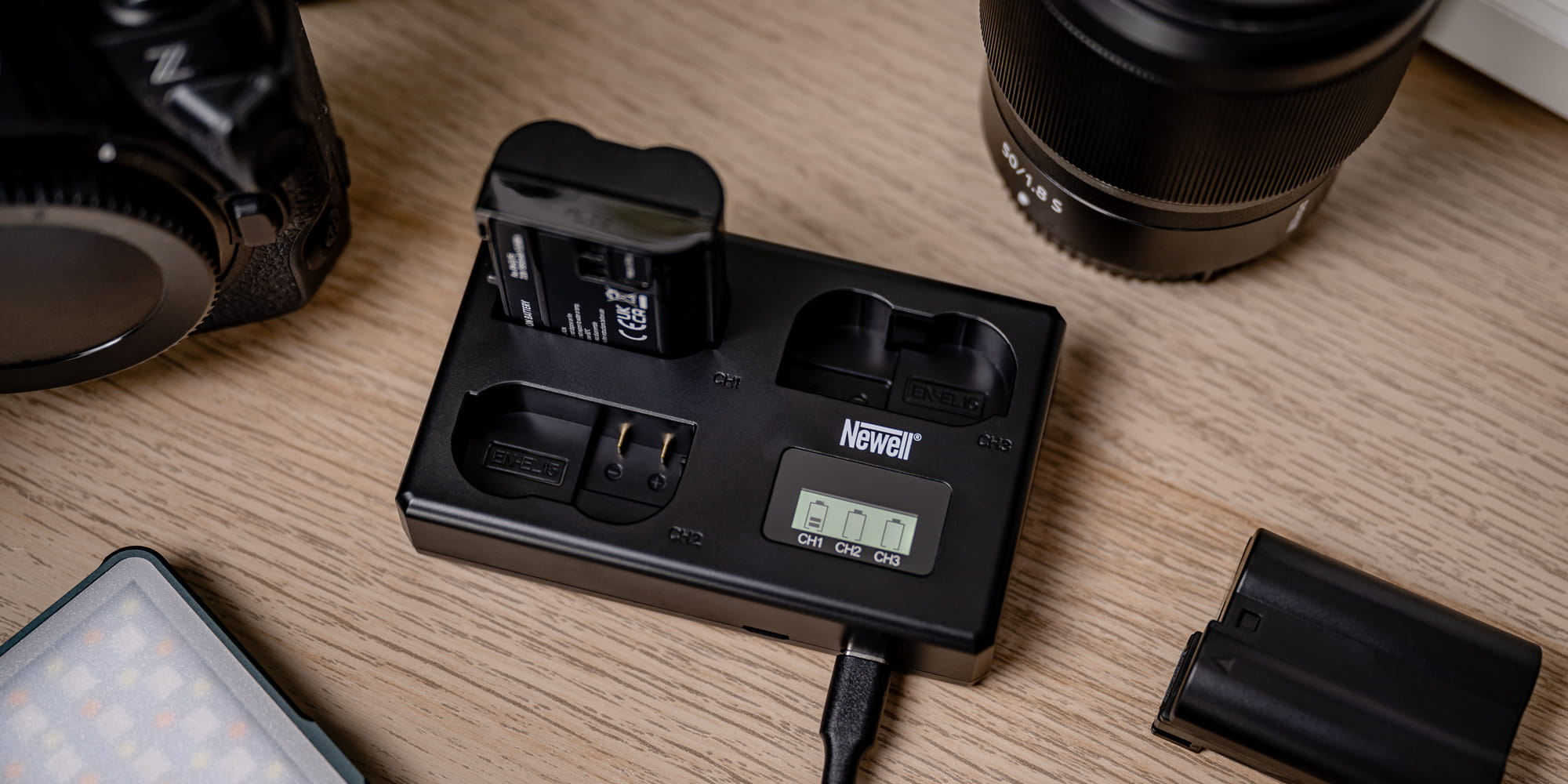 ładowarka trójkanałowa newell tt-usb-c do akumulatorów en-el15 do nikon
