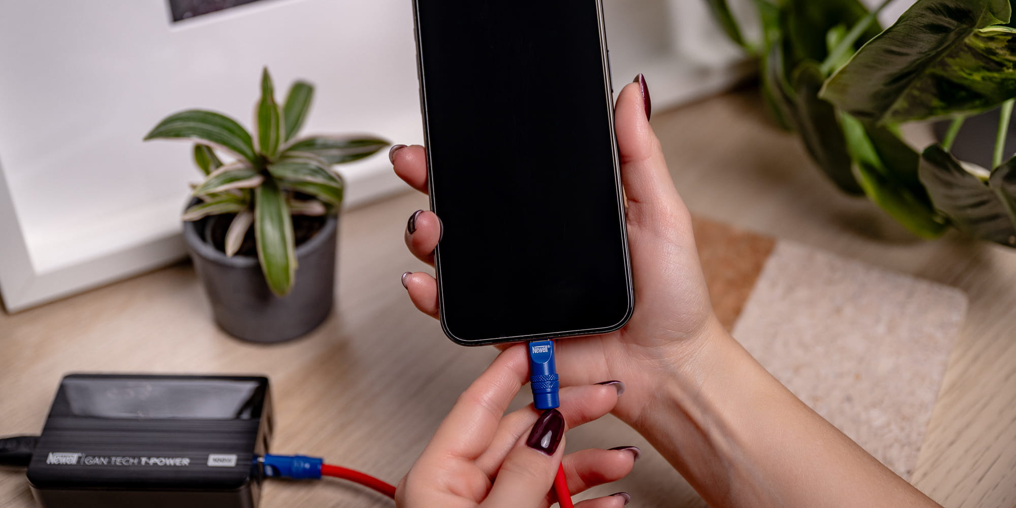 kabel newell usb-c - usb-c 100 w, 1,5 m, silikonowy, spiralny