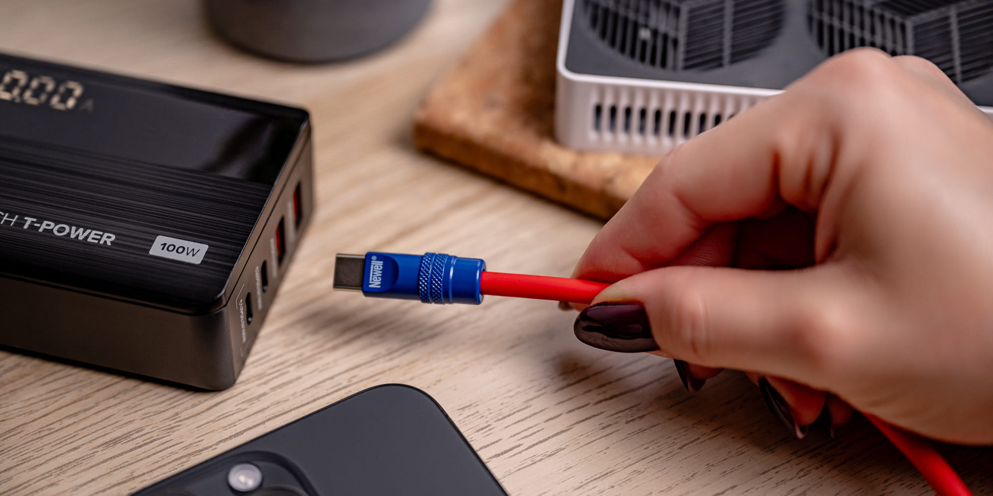 kabel newell usb-c - usb-c 100 w, 1,5 m, silikonowy, spiralny