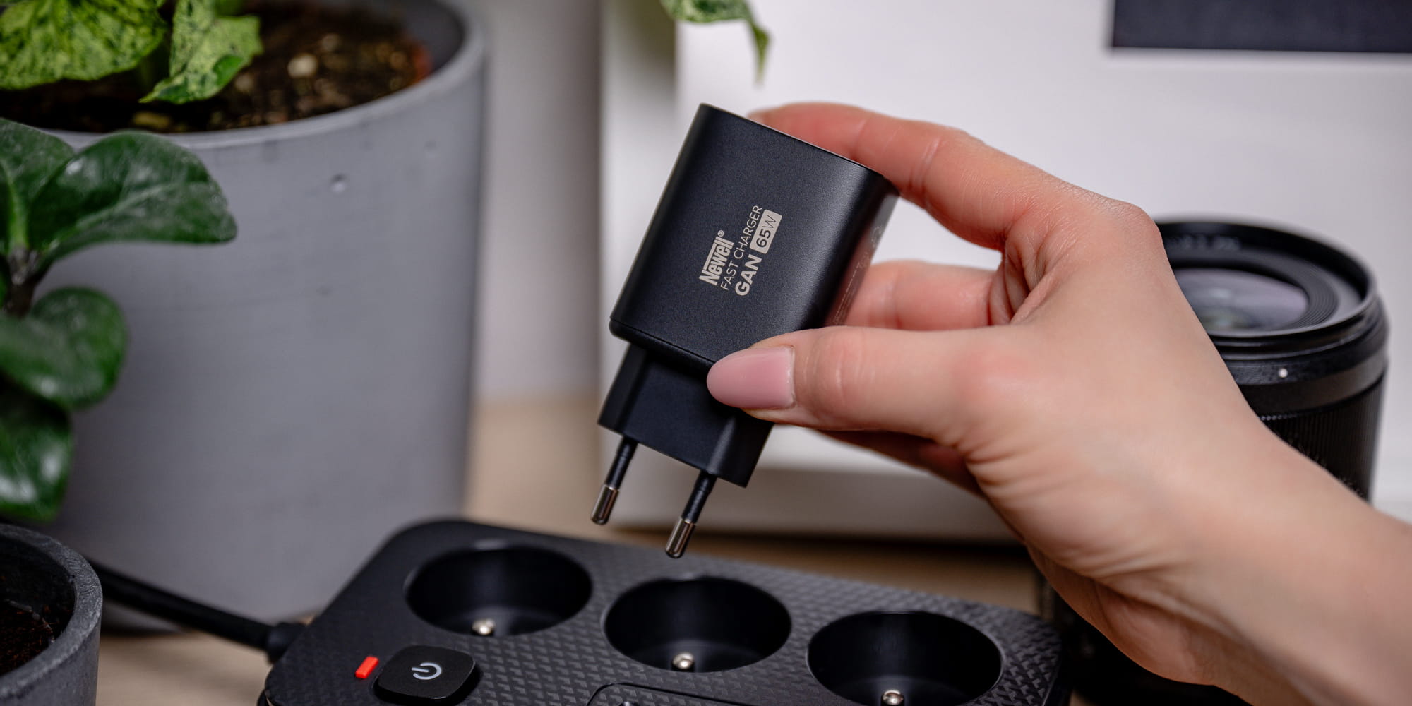 ładowarka newell gan 65 w - eu