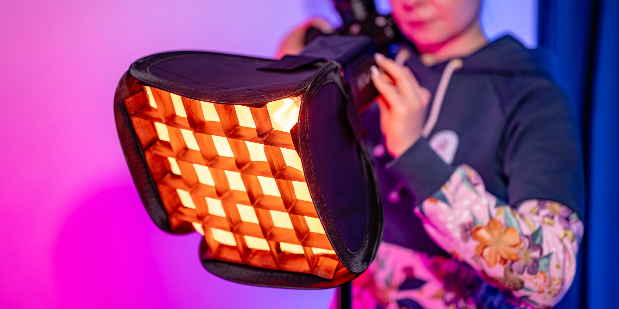 softbox kwadratowy newell 25 cm mini bowens do lampy tara