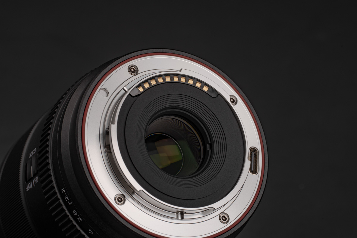 viltrox af 90mm f2.2 evo