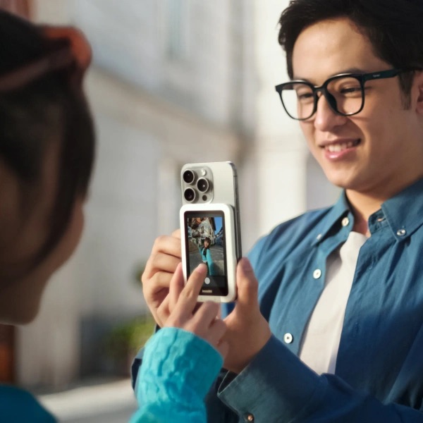 ekran podglądu do telefonu insta360 snap selfie screen z podświetleniem