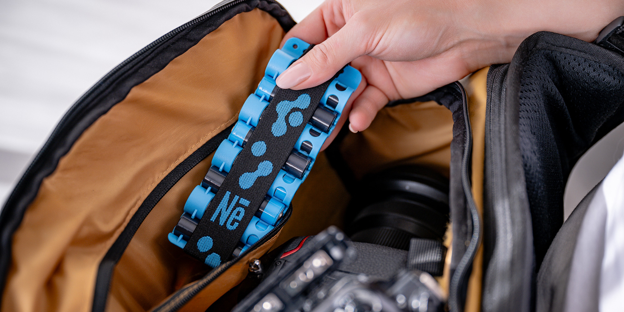 organizer na 8 baterii aa newell battholder